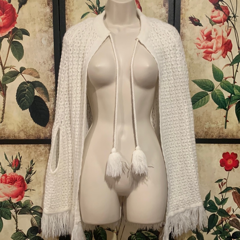 Vintage 1960s Americana Knitting Mills of Miami, Inc. knit sweater cape